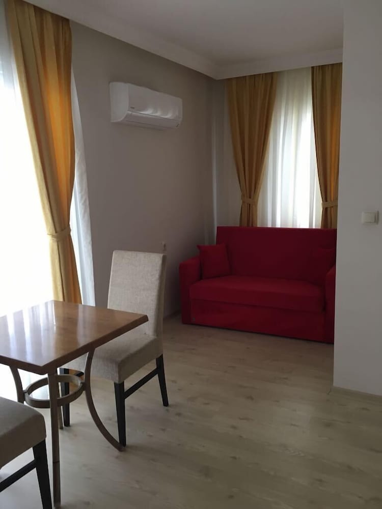 Melaike Otel 53/72