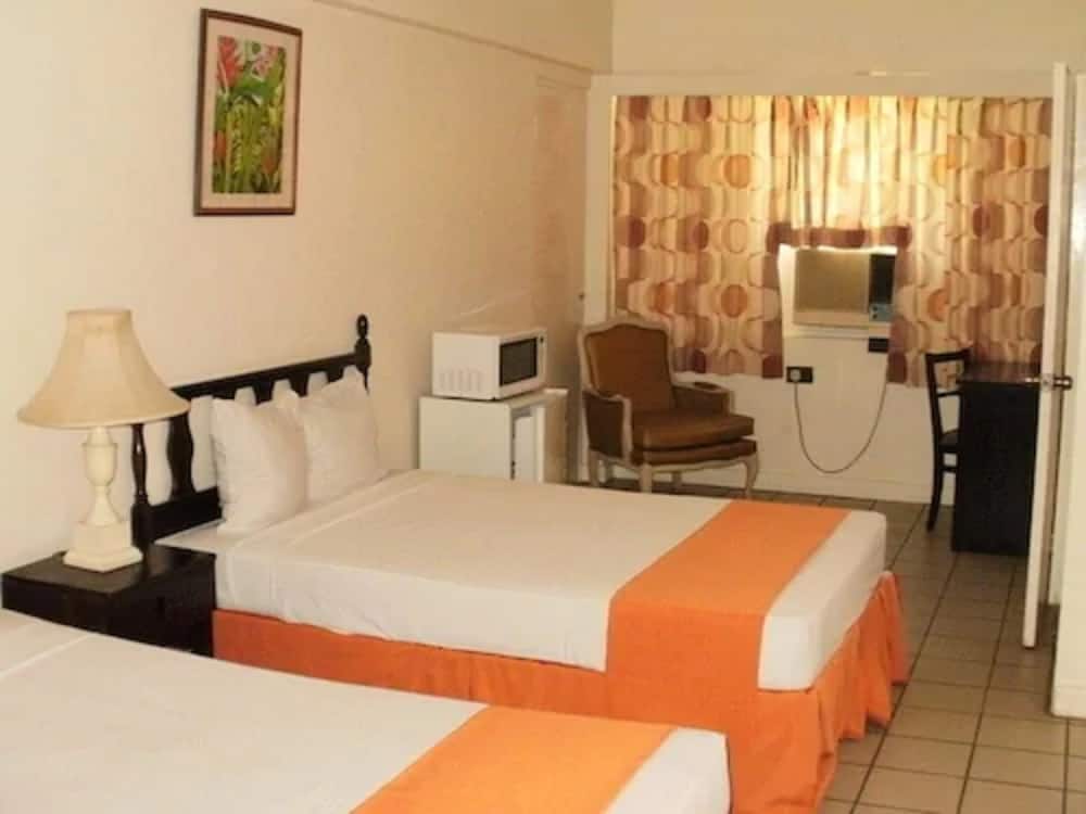 Pineapple Court Hotel 11/36