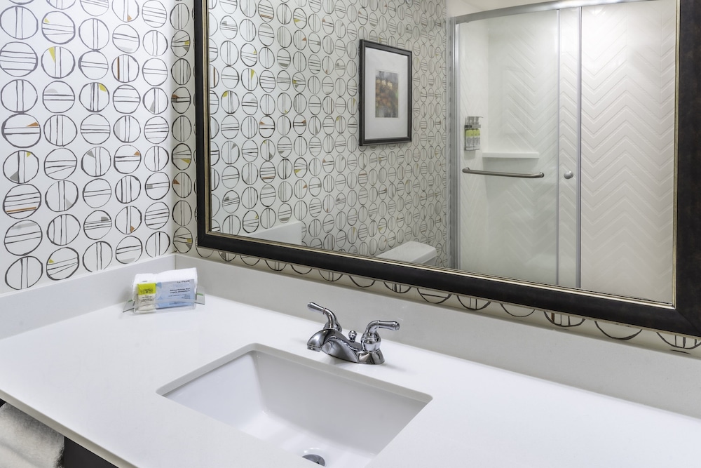 Holiday Inn Hotel And Suites Milwaukee Airport 8/36
