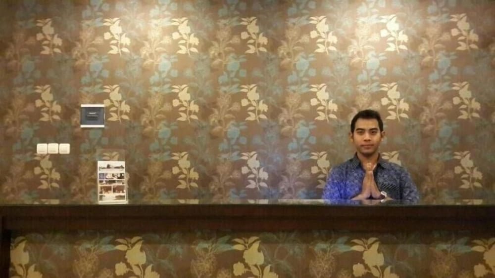 Sisingamangaraja Guest House Semarang 5/28