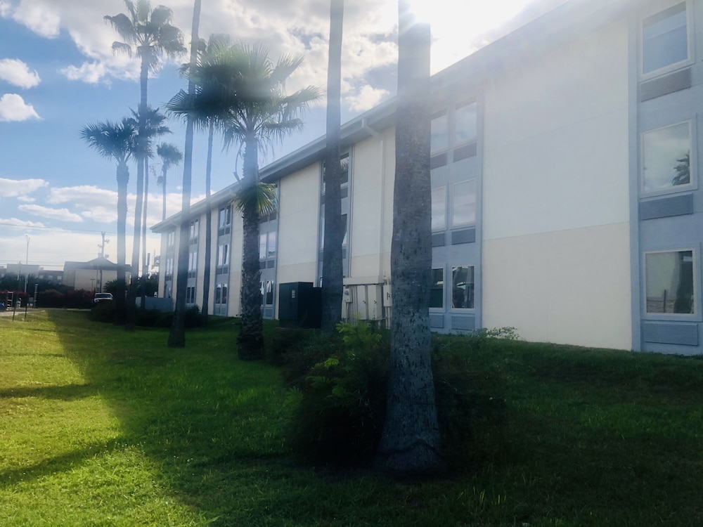 Baymont by Wyndham McAllen 56/60