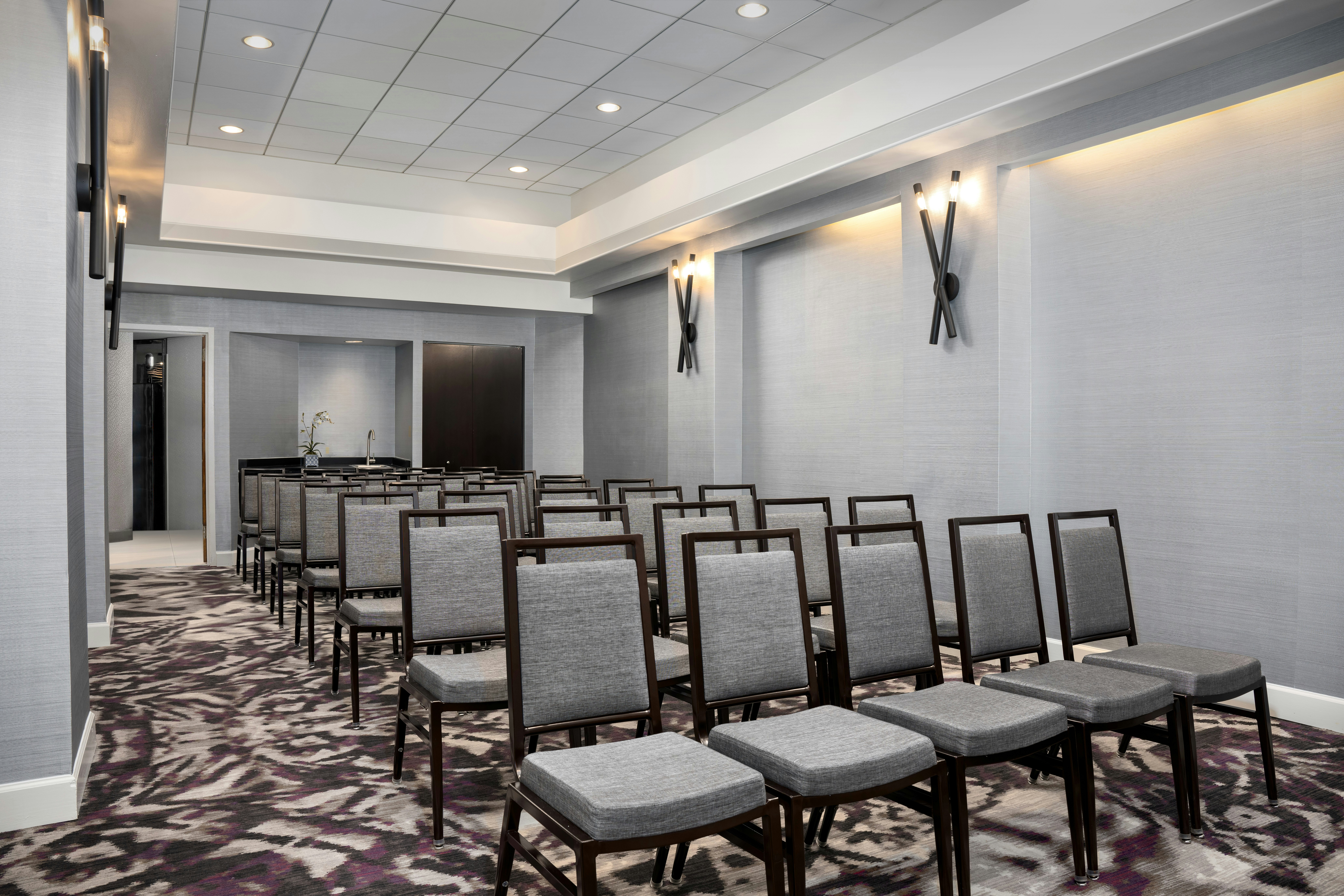 Embassy Suites By Hilton Crystal City National Airport 52/65