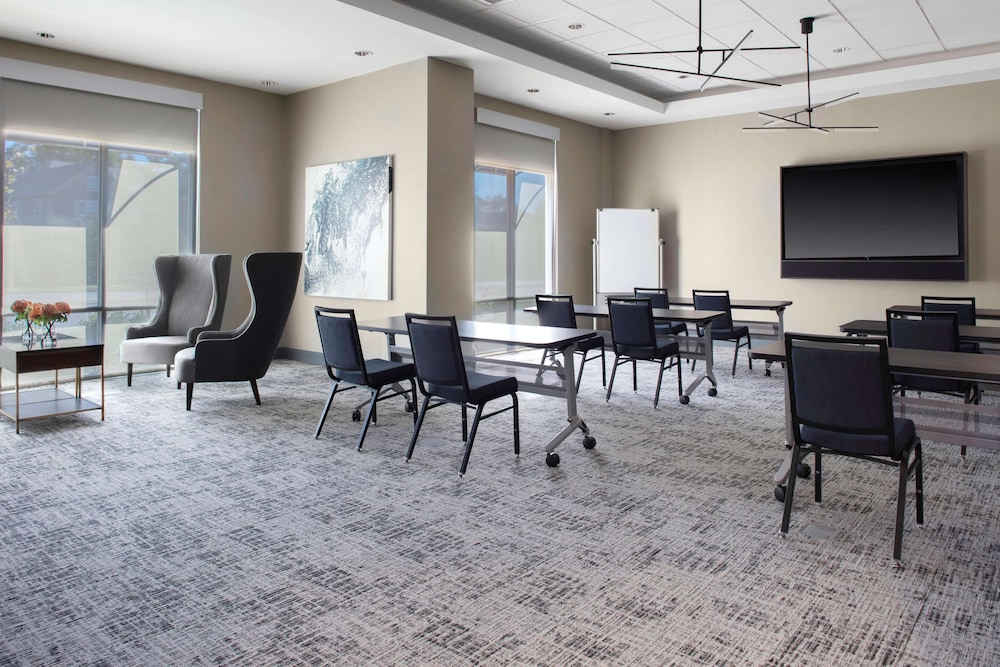 Hyatt House Charlotte Rea Farms 16/30