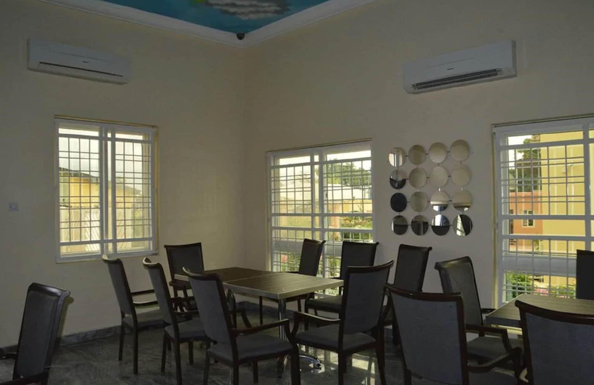 Best Budget Hotel 14/17