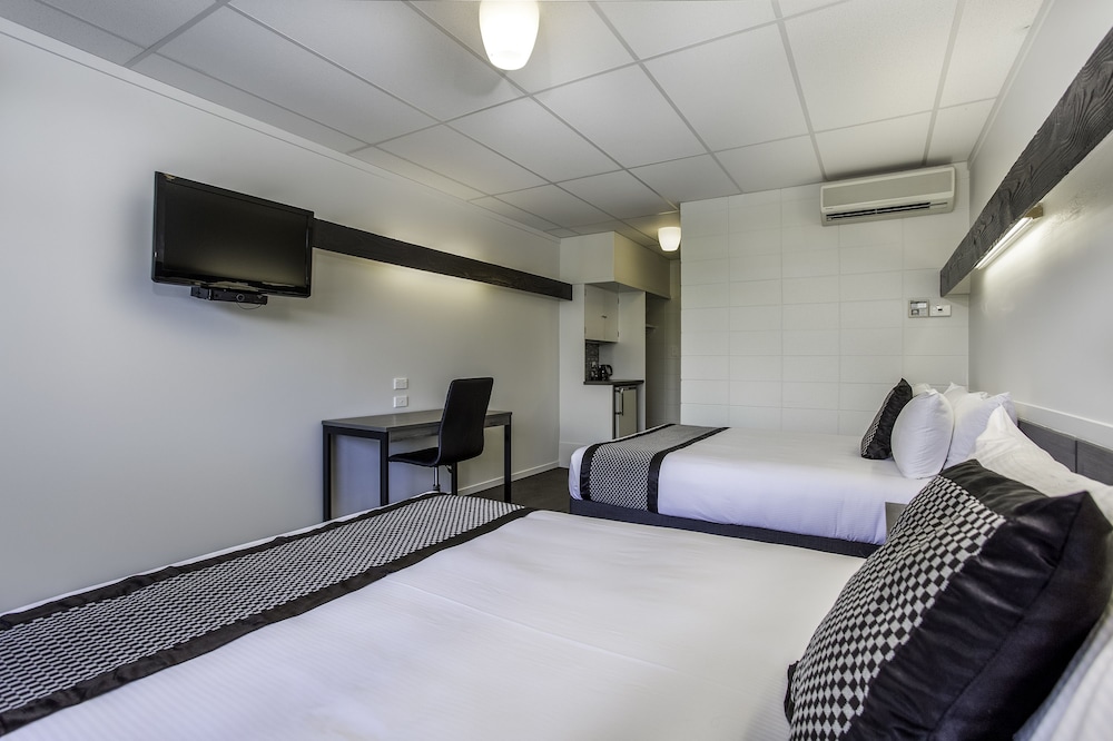 Heartland Ambassador Hotel Hamilton 27/49