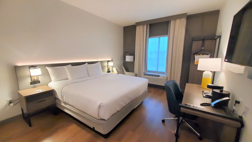 Comfort Inn & Suites Panama City Beach - Pier Park Area 35/61