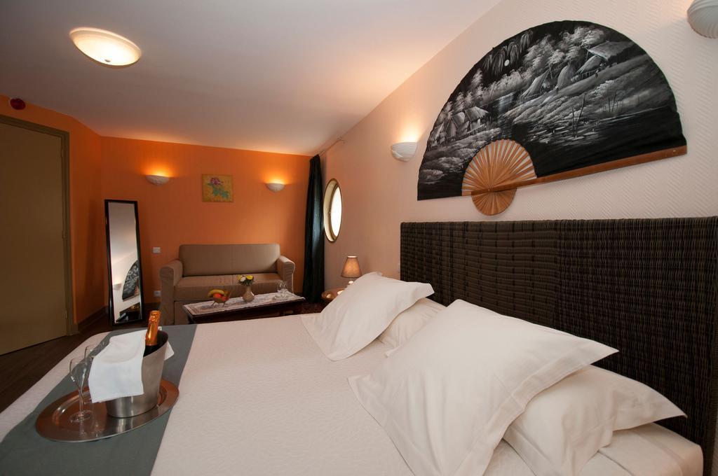 HOTEL LE COQ HARDI 25/51