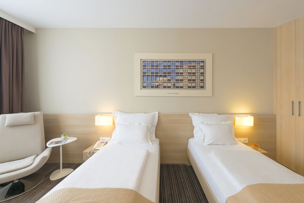 Ahotel Ljubljana 12/31