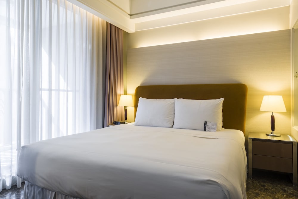 suite, park view