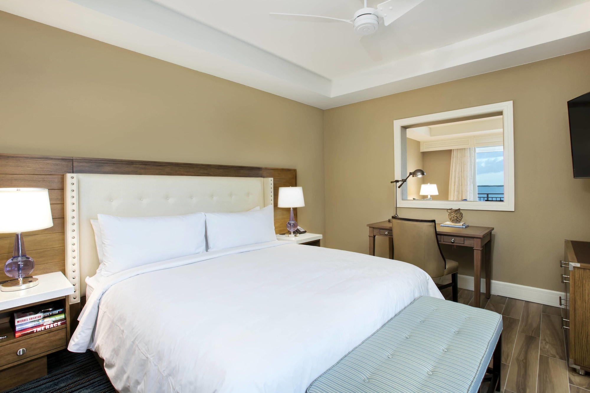 Room, King Bed, Balcony or Patio