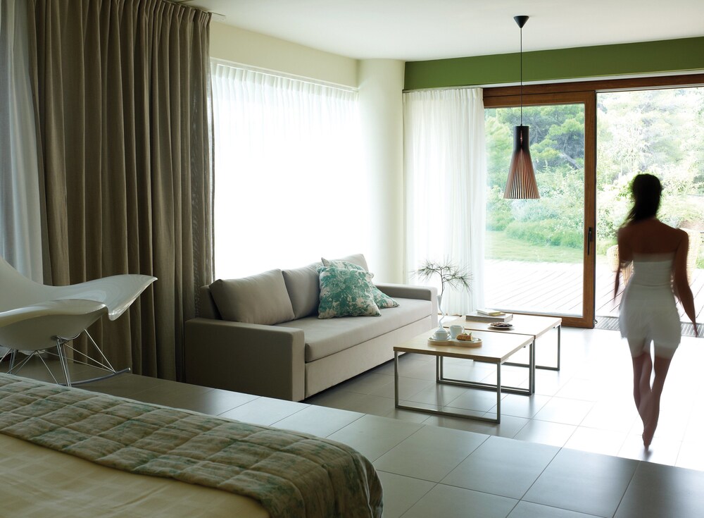 THALATTA SEASIDE HOTEL 50/73