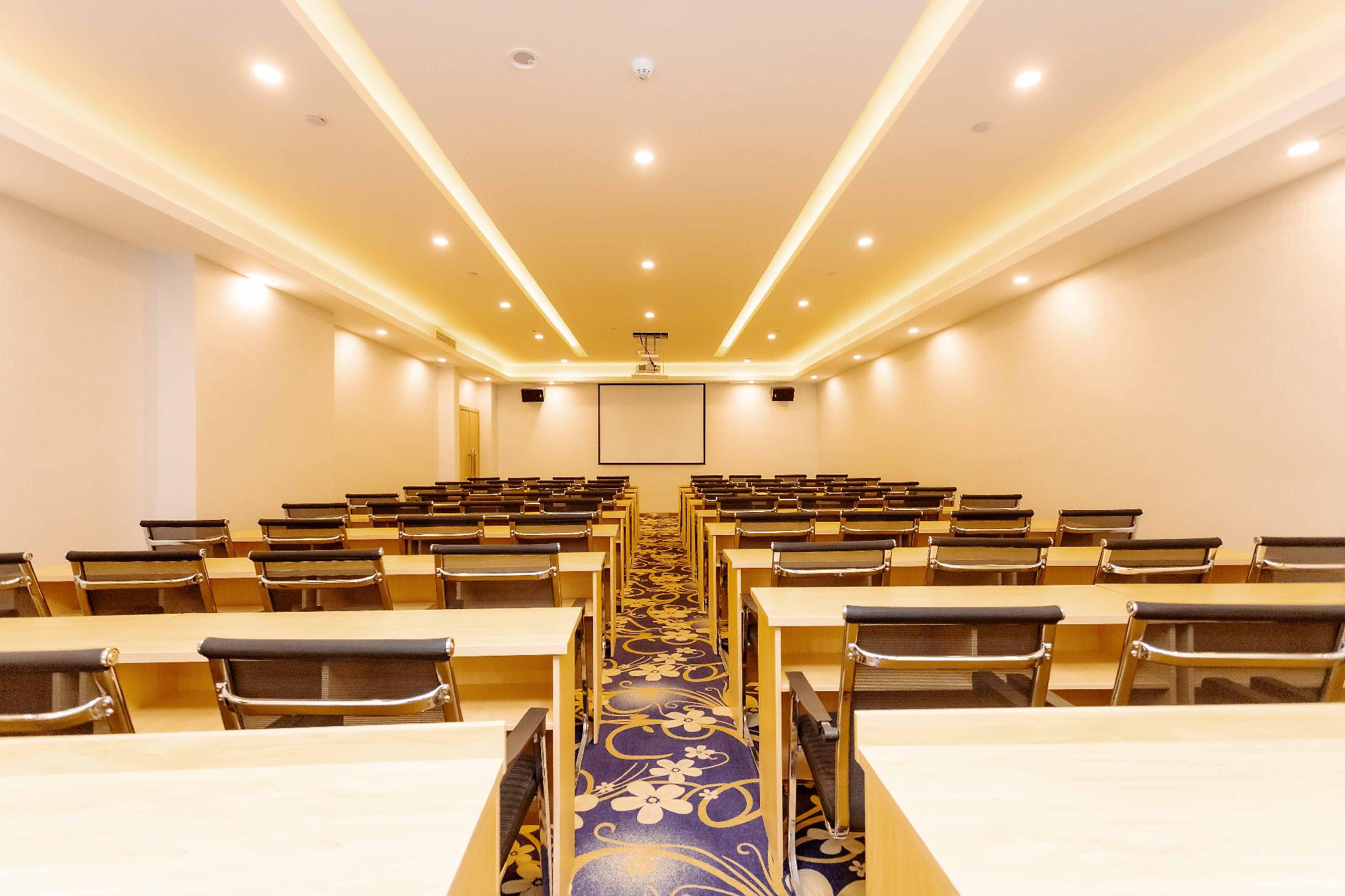 Lavande Hotel (Chongzhou Wanda Plaza) 43/51