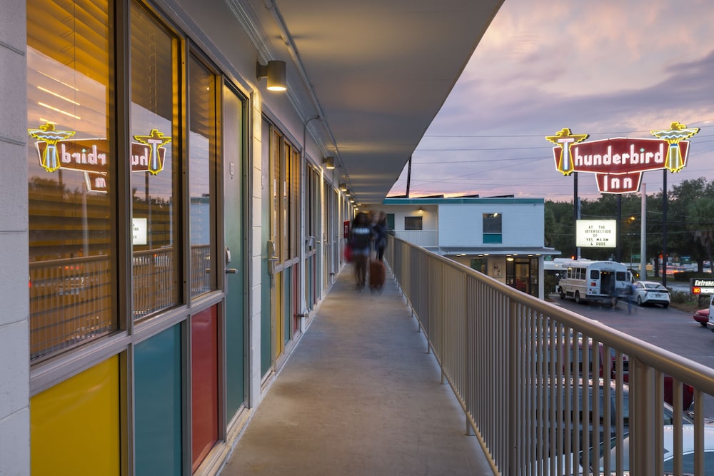 Thunderbird Inn 34/56