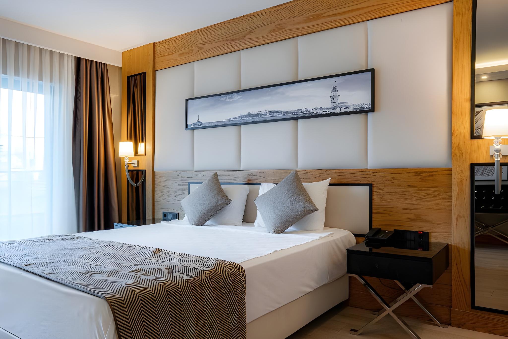 Standard, 1 Double and 1 Single Bed, Land View
