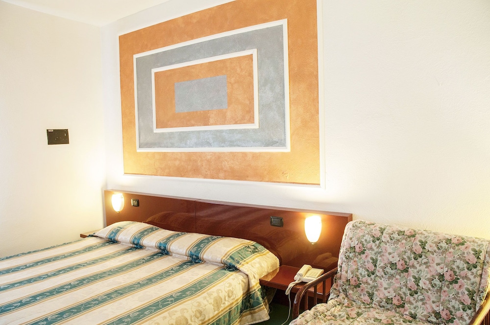 HOTEL ANNABELLE 24/70