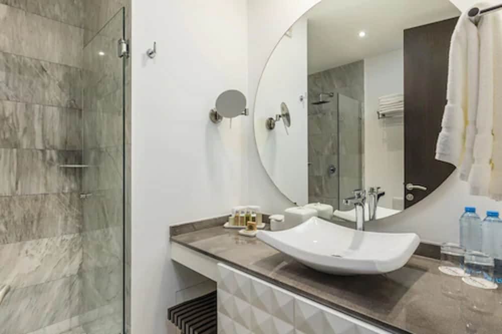Serenity Hotel Boutique 68/70