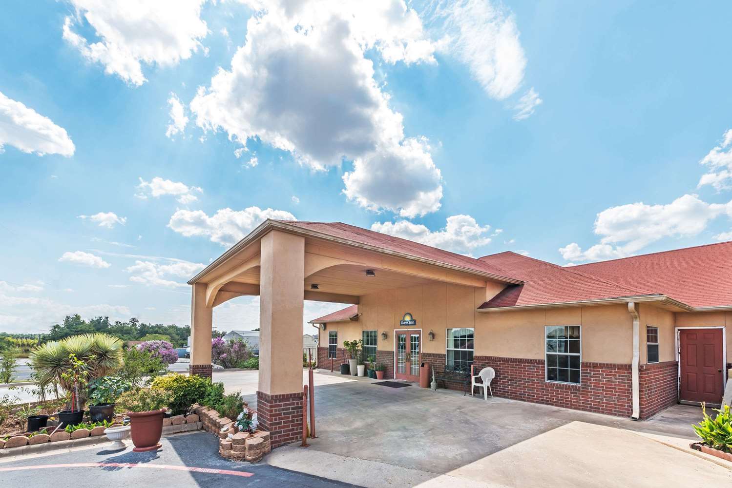 Days Inn by Wyndham Gainesville 6/49