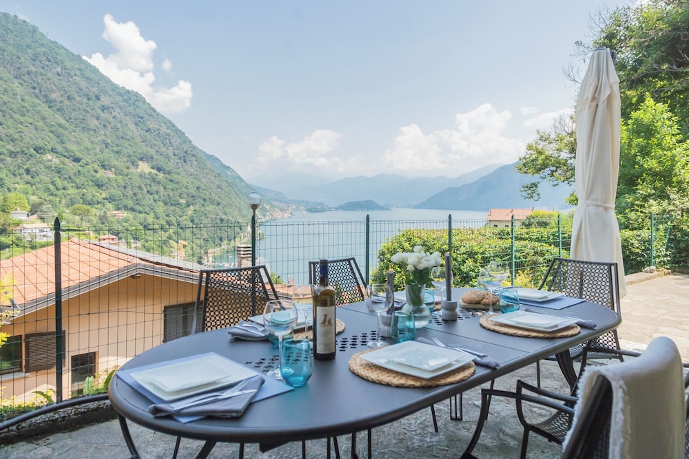 Harmony on the Lake by Rent all Como 30/42