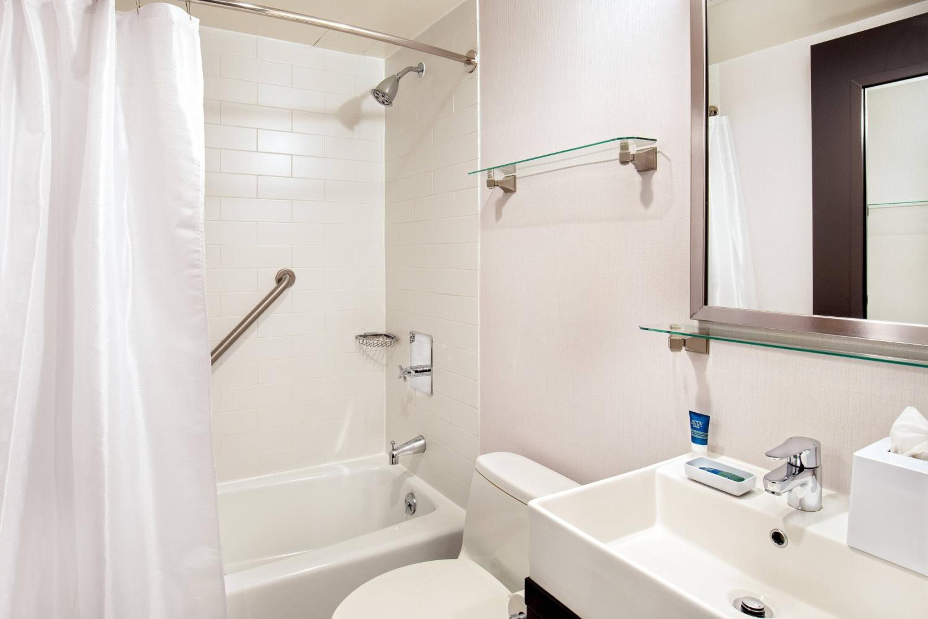 غرفة ديلوكس بسرير مزدوج، Four Points by Sheraton Midtown Times Square 3/8