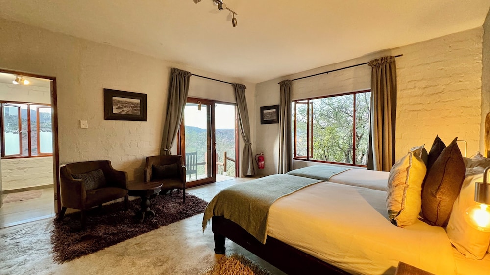 River Crossing Lodge 18/53