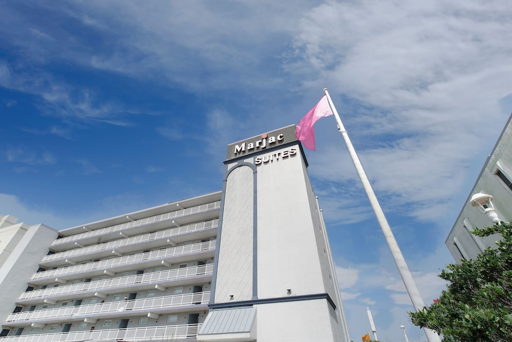 Marjac Suites 4/53