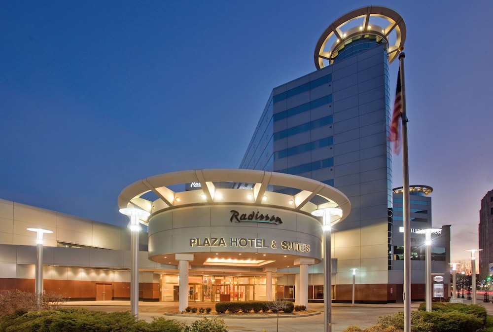 Radisson Plaza Hotel at Kalamazoo Center 3/66
