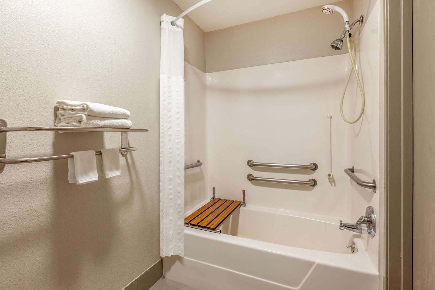 Days Inn by Wyndham Sturtevant / Racine / Mount Pleasant 75/78
