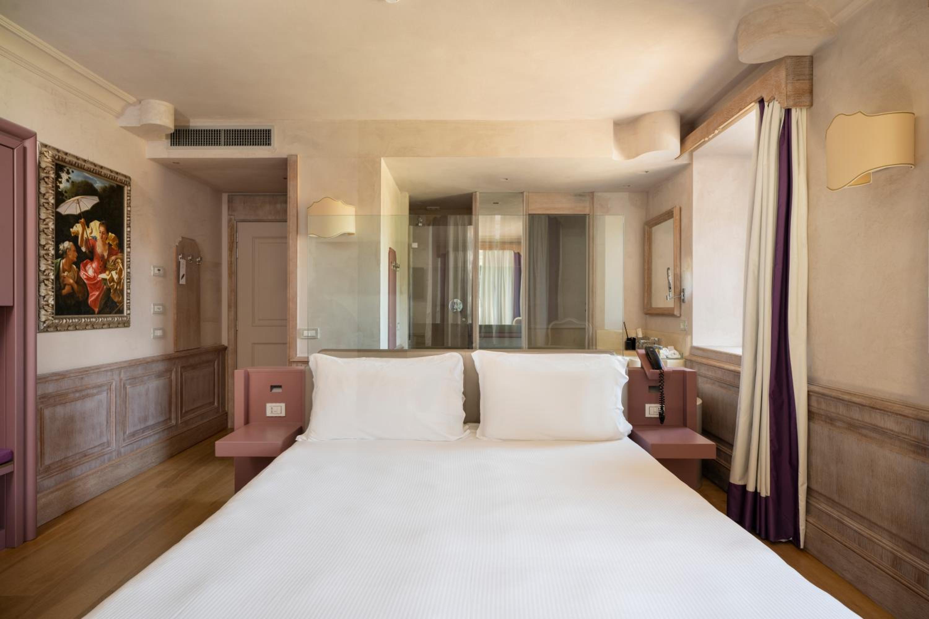 غرفة بريستيج بسرير مزدوج بإطلالة على الحديقة، Villa Lattanzi 4/9