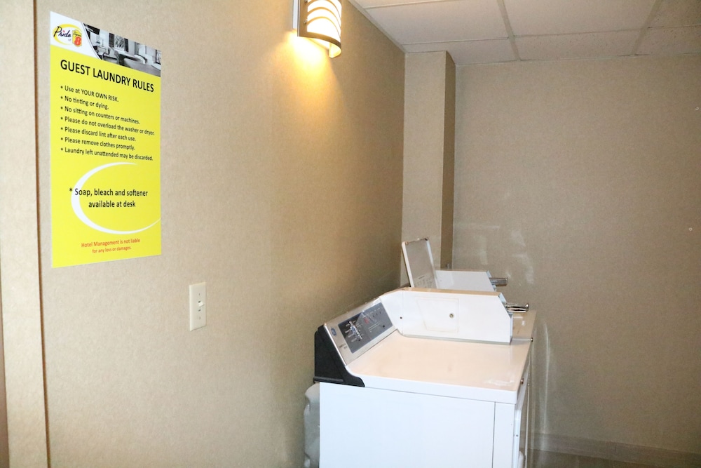 Super 8 by Wyndham Plattsburgh 18/38