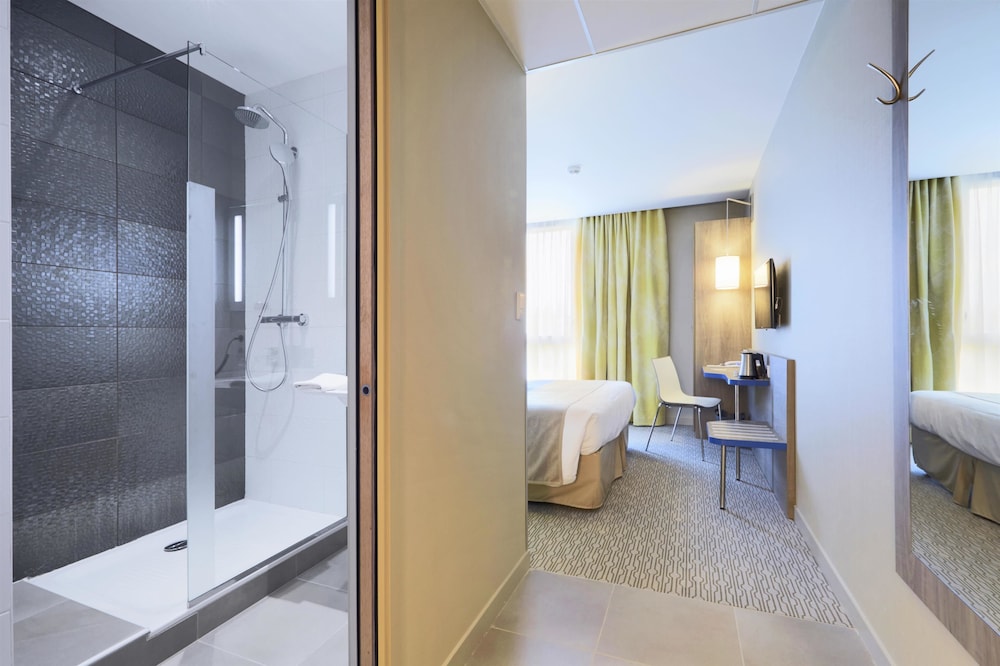 KYRIAD PRESTIGE SAINT MALO 24/64