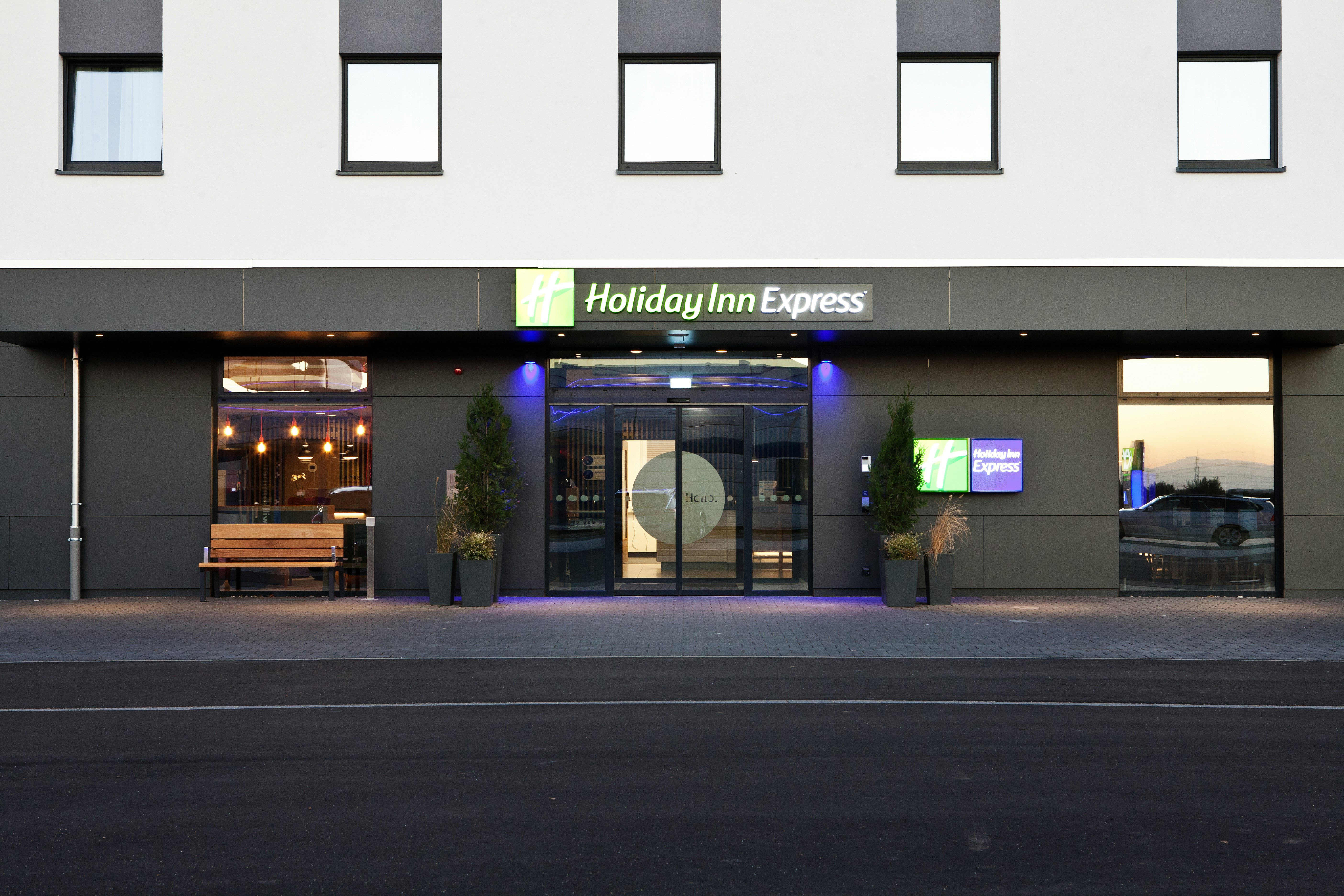 Holiday Inn Express Ringsheim 3/80