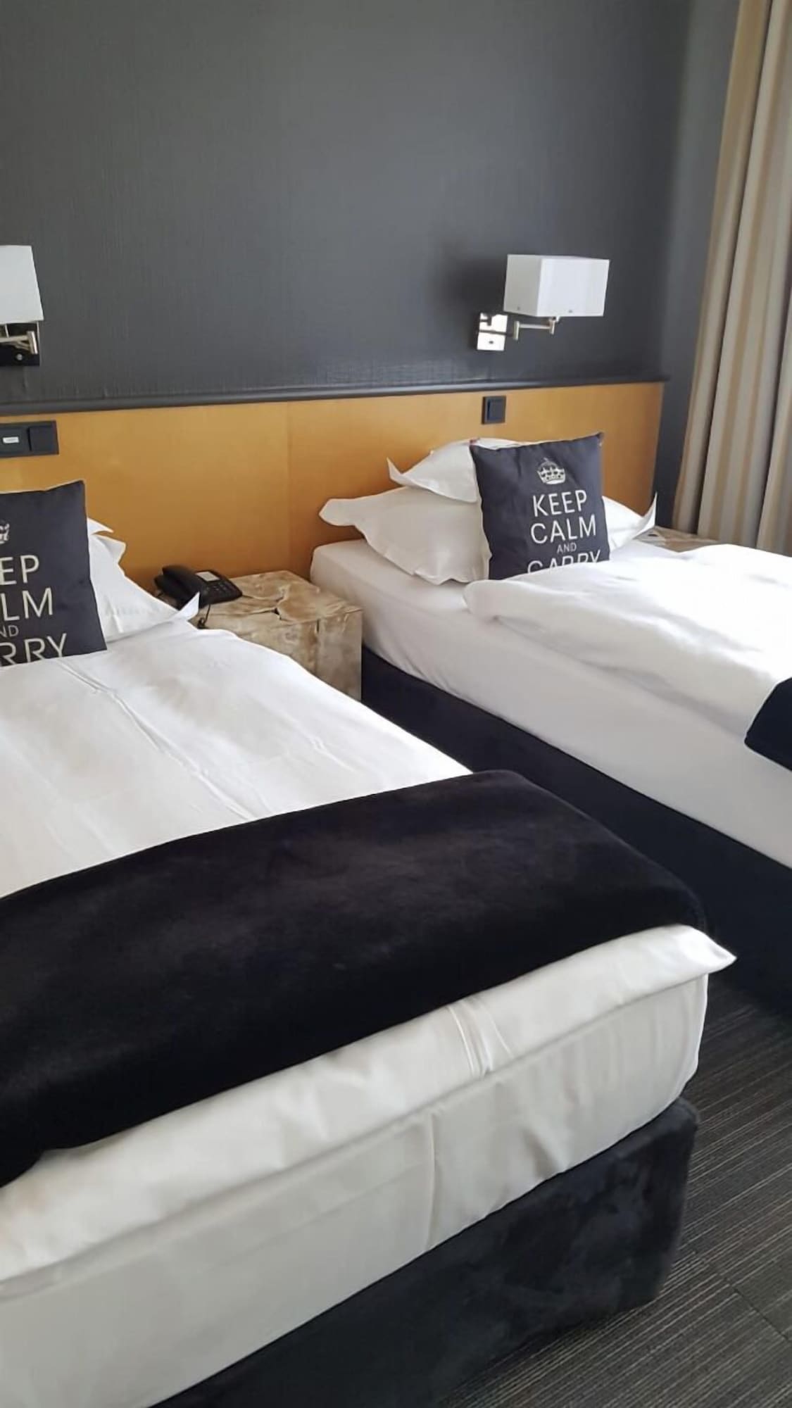 ROOM, DOUBLE BED
