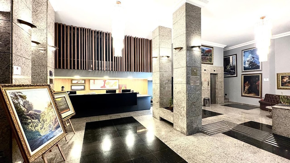 Hotel Del Rey 4/64