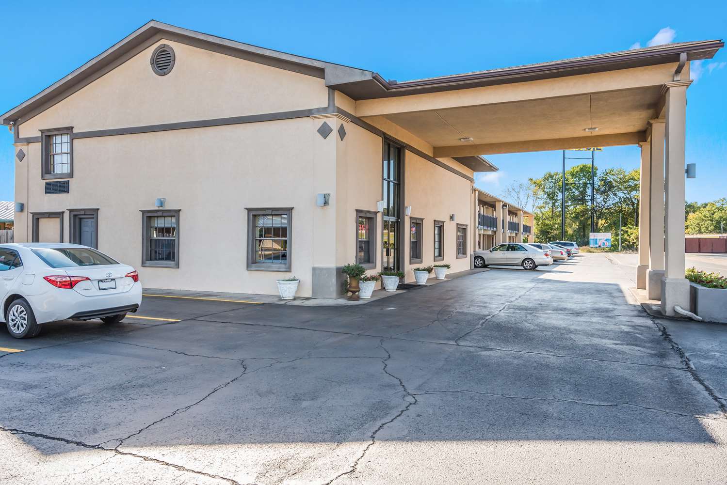 Americas Best Value Inn & Suites Arkadelphia 7/9