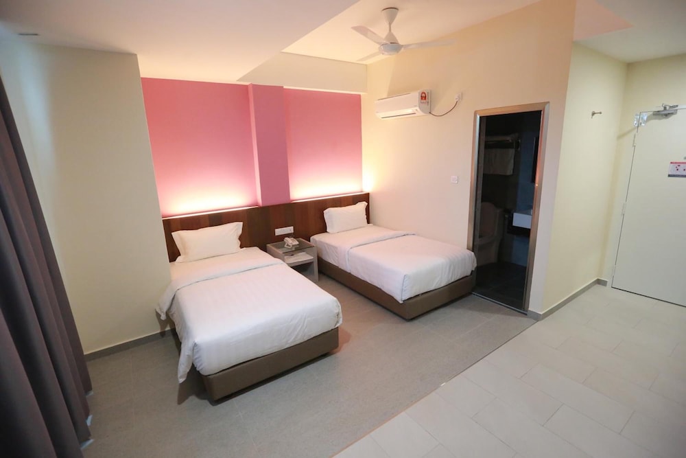 Pantai Regal Hotel 22/50