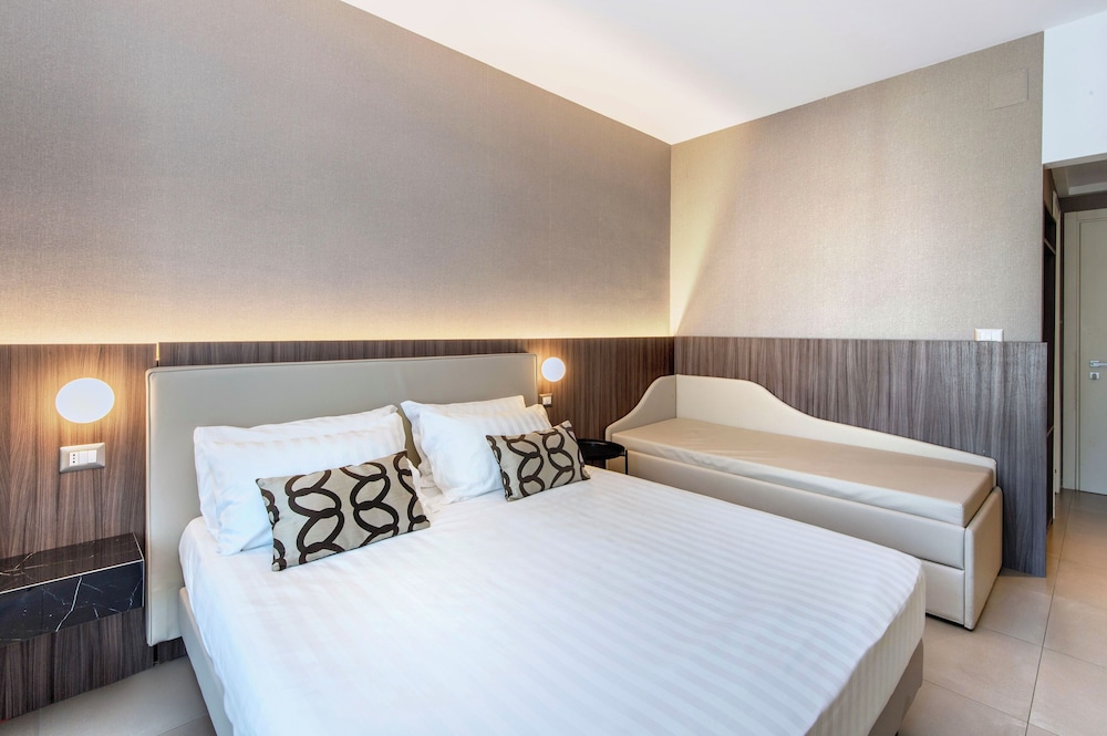 Hotel Europa Di Arzano 21/65