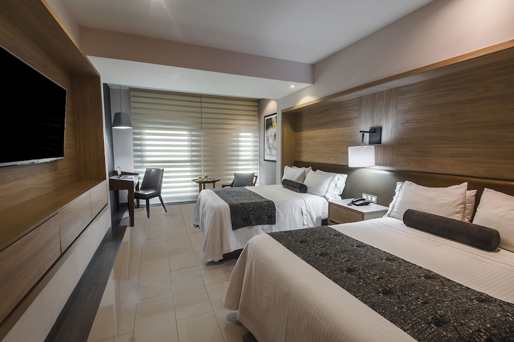 Hotel Real Maestranza 14/69