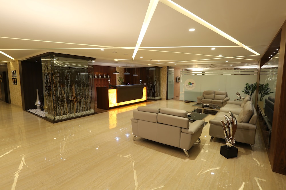 M Crown Hotel 6/24