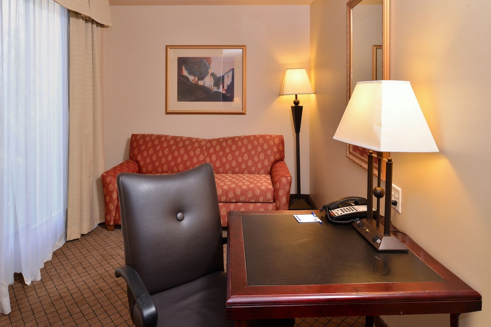 Holiday Inn Express Hotel & Suites Lincoln-Roseville Area 47/71