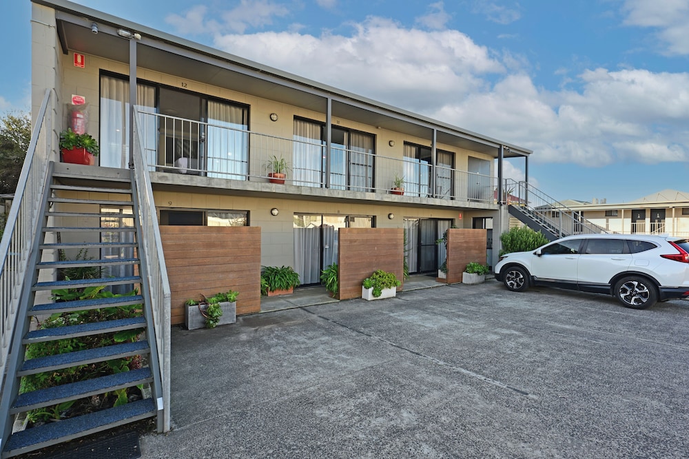Apollo Bay Waterfront Motor Inn 71/80