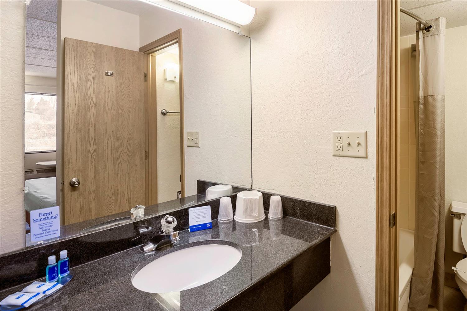 Rodeway Inn Dubuque IA 28/31