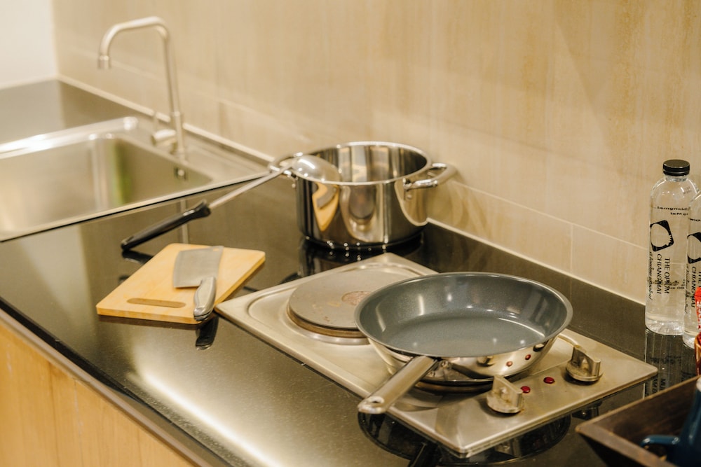 THE OPIUM SERVICED APARTMENT AND HOTEL 21/50