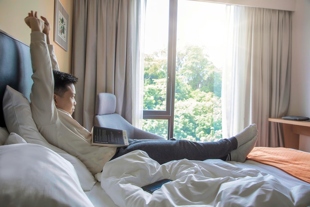HOLIDAY INN EXPRESS KOTA KINABALU CITY CENTRE 23/55