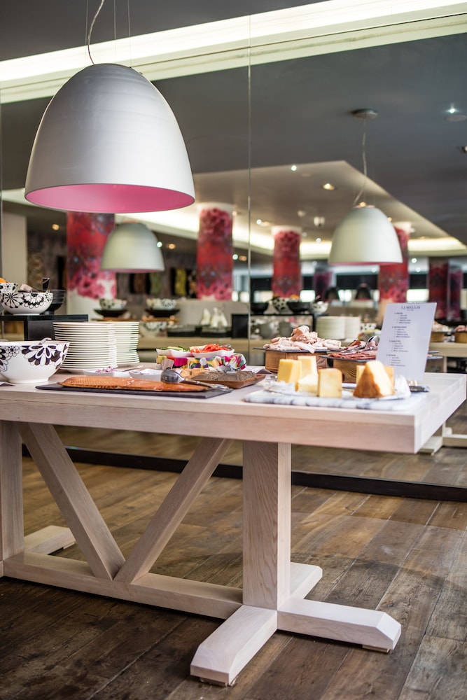 RADISSON COLLECTION HOTEL, ROYAL MILE EDINBURGH 23/50