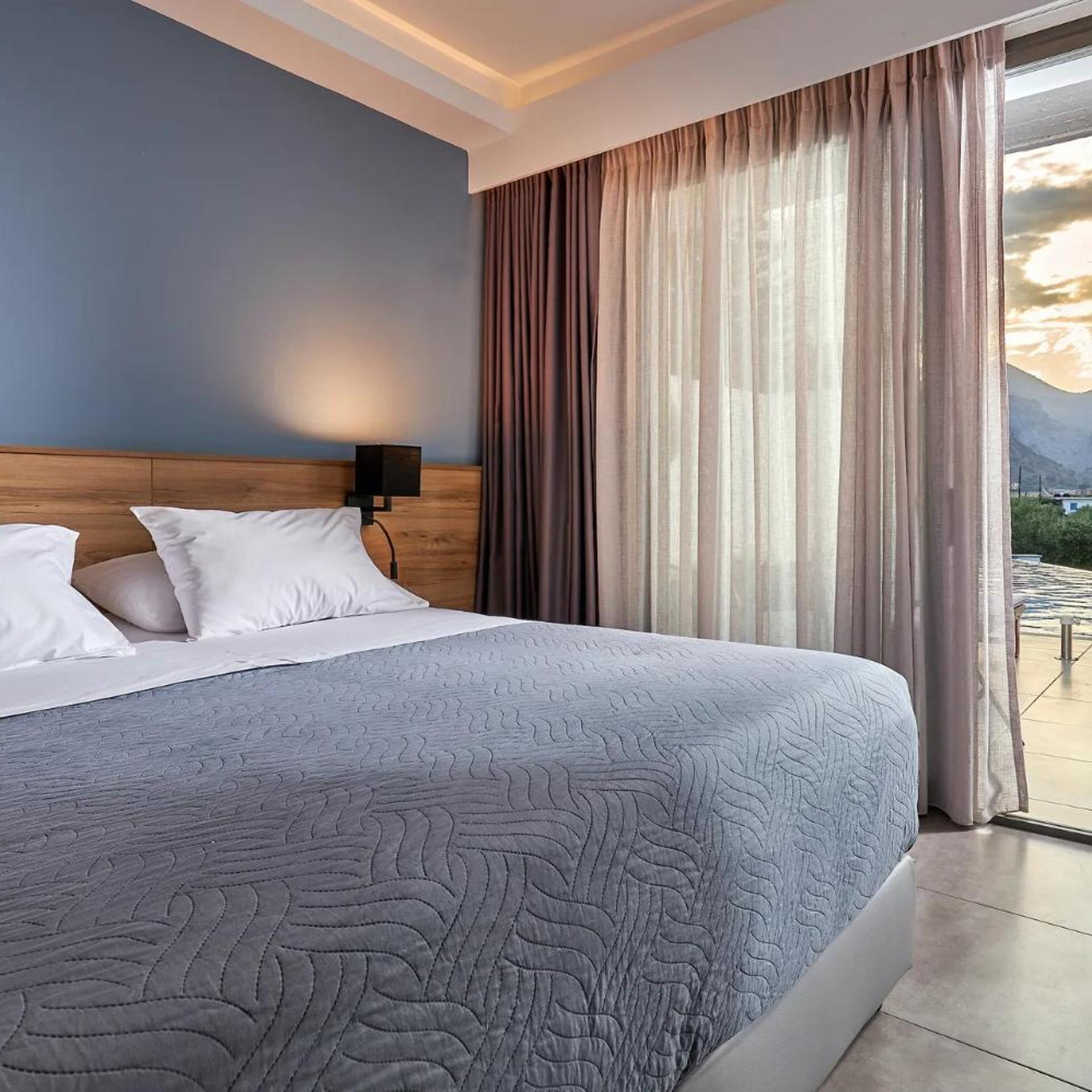 Superior, Double Bed, Shared Pool