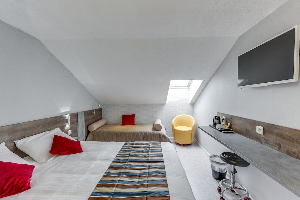 Brit Hotel Confort Thouars 24/48