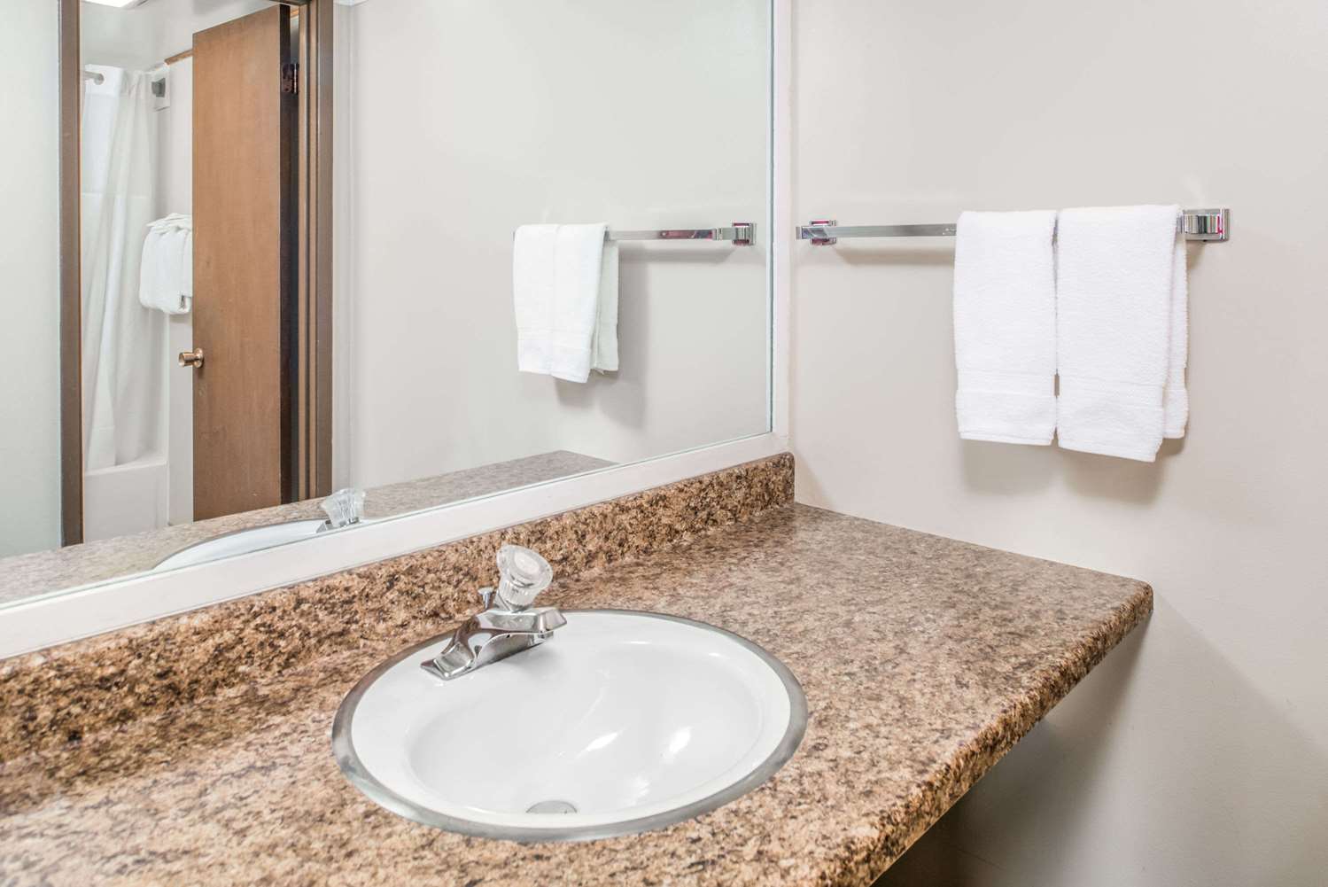 Travelodge By Wyndham Kalispell 33/34