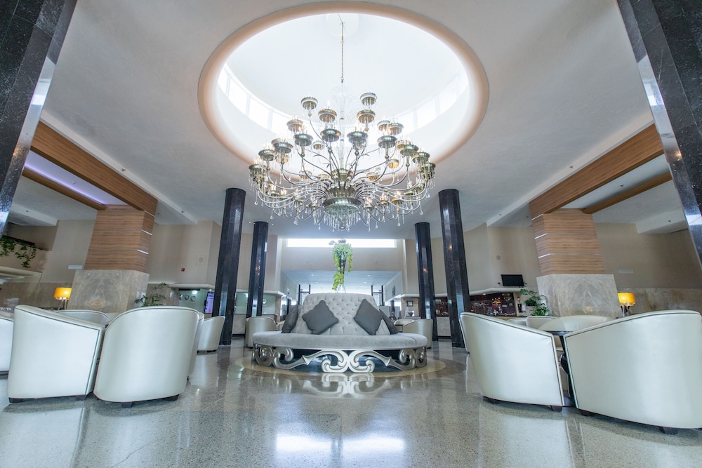 Sherry Frontenac Oceanfront Hotel photo5