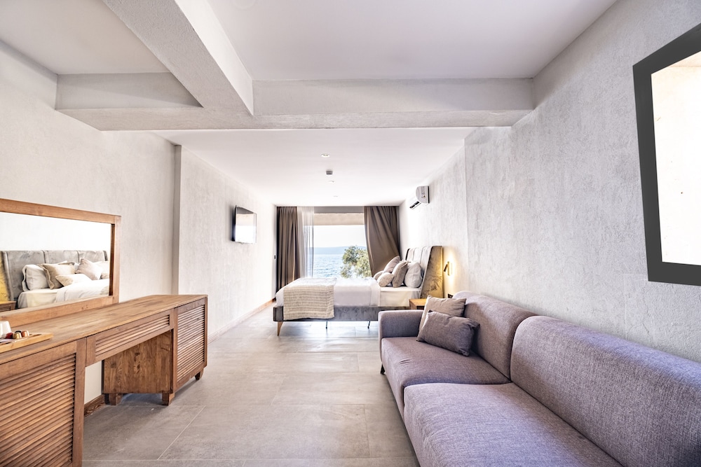 Isolina Hotel 40/59