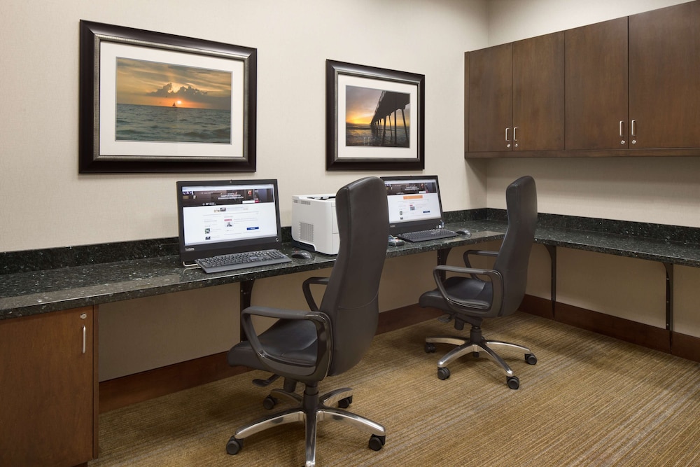 Hampton Inn Suites Edgewood Aberdeen South Md 33/38